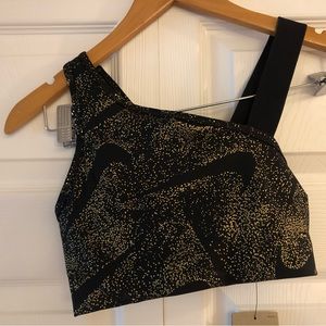 Nike Women's Swoosh Medium-Support Asymmetrical Sports Bra